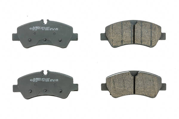 Rear brake pad set