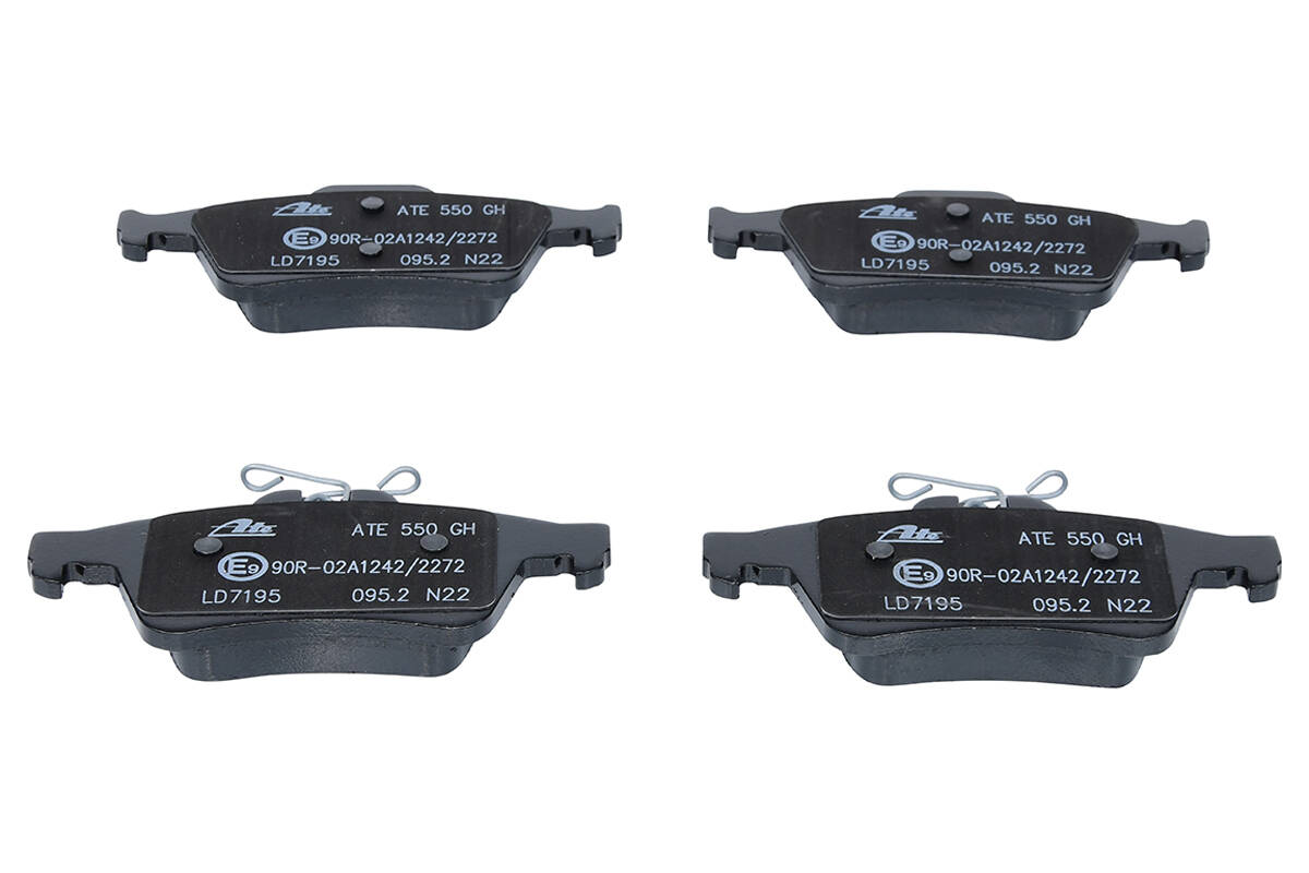 Rear brake pad set