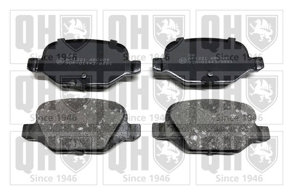 Rear brake pad set