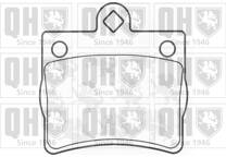 Rear brake pad set