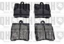 Rear brake pad set