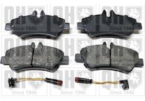 Rear brake pad set
