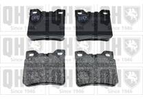 Rear brake pad set