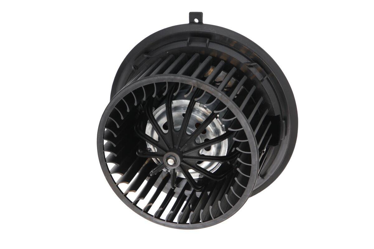 Cabin suction fan