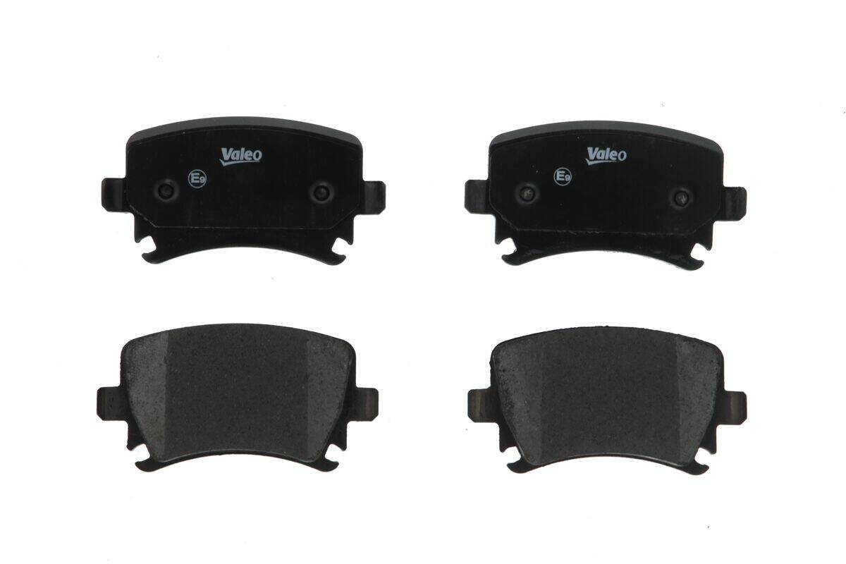 Rear brake pad set