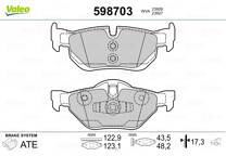 Rear brake pad set